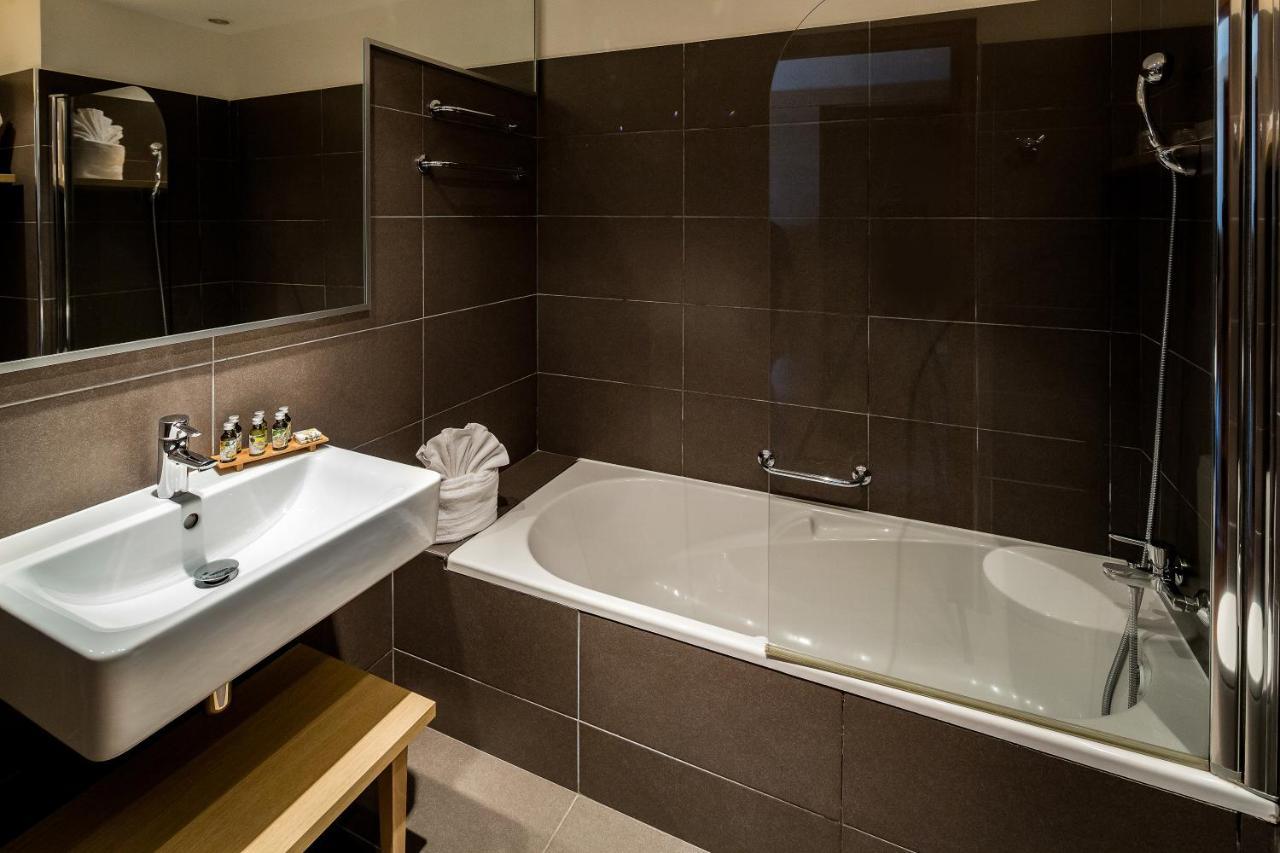 Hotel Helios & Spa - Ile Des Embiez Six-Fours-les-Plages Ngoại thất bức ảnh